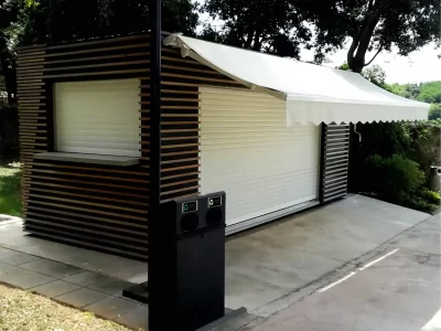 Slatted wooden booth with frontal tilting blind