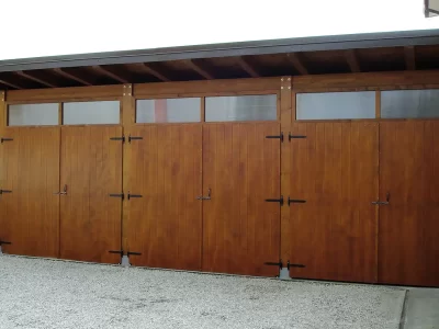 Lamellar wooden garage