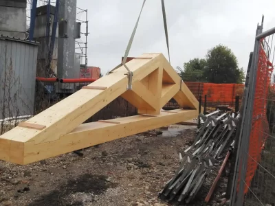 Lamellar wooden roof